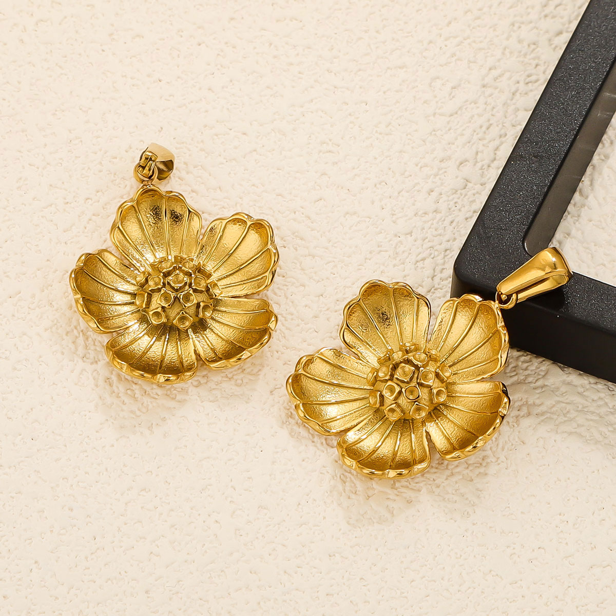 2 pçs lote encantos de aço ino - Embellishment Crafts avaliação e preço